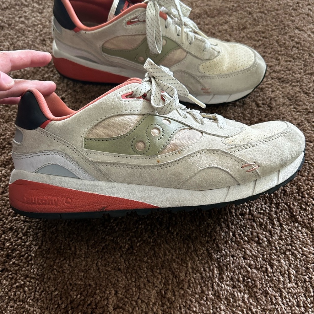 Saucony Cream and Green Sneakers Retro Design